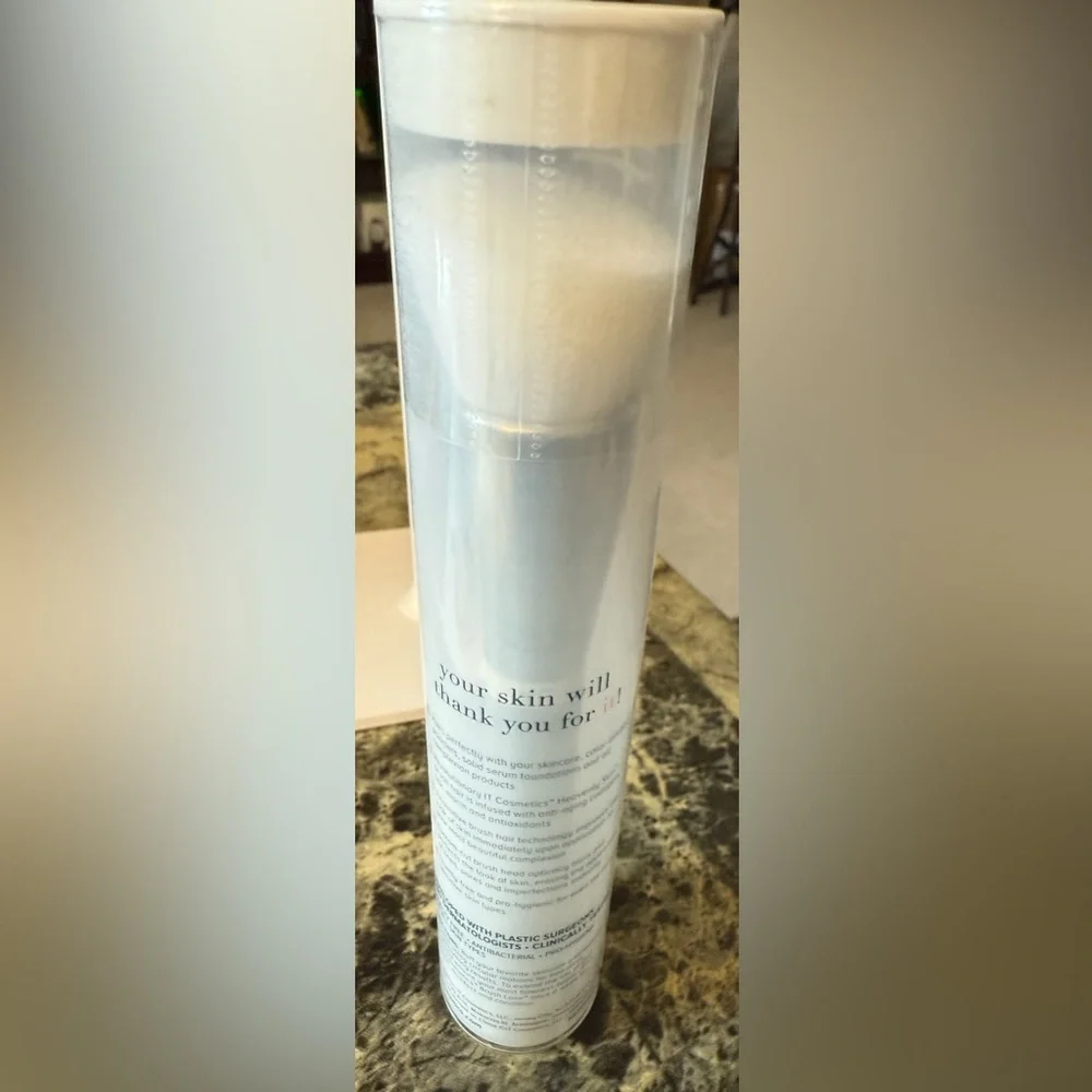 IT Cosmetics Heavenly Skin Bye Bye Pores Powder Brush -#701